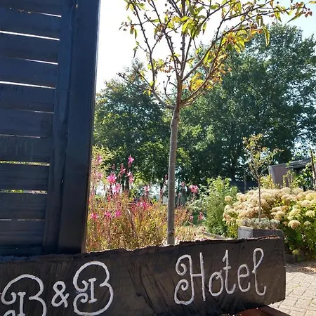 B&b-hotel De Joremeinshoeve 3*