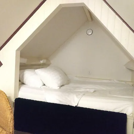 B&b-hotel De Joremeinshoeve Hotel 3*