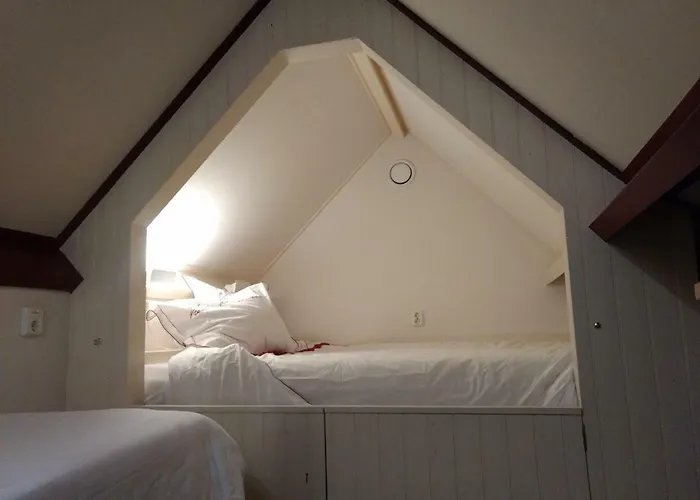 B&b-hotel De Joremeinshoeve 호텔