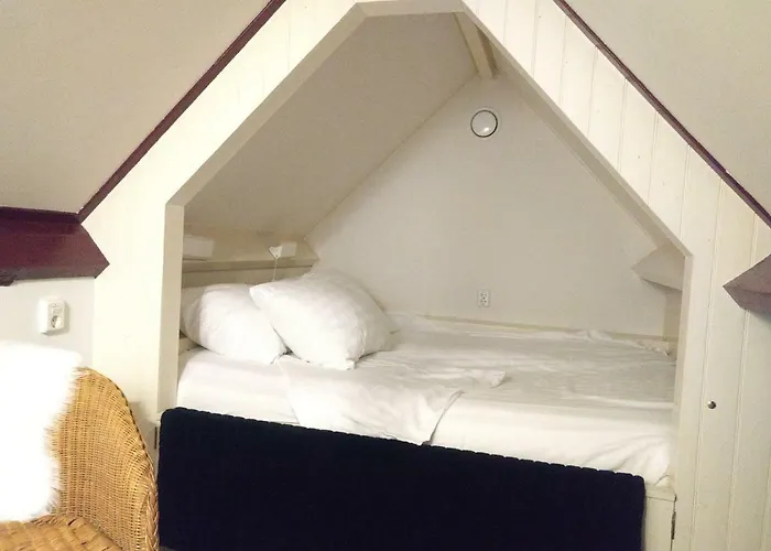 B&b-hotel De Joremeinshoeve 호텔 3*